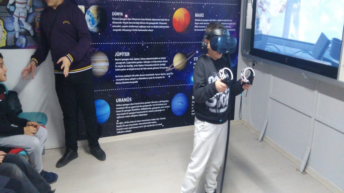 Okulmuz 4A Sınıfı Mehmet Refik Güven Anadolu Lisesi Astronomi ve Sanal Gerçeklik Atölyesi'ni Ziyaret Etti
