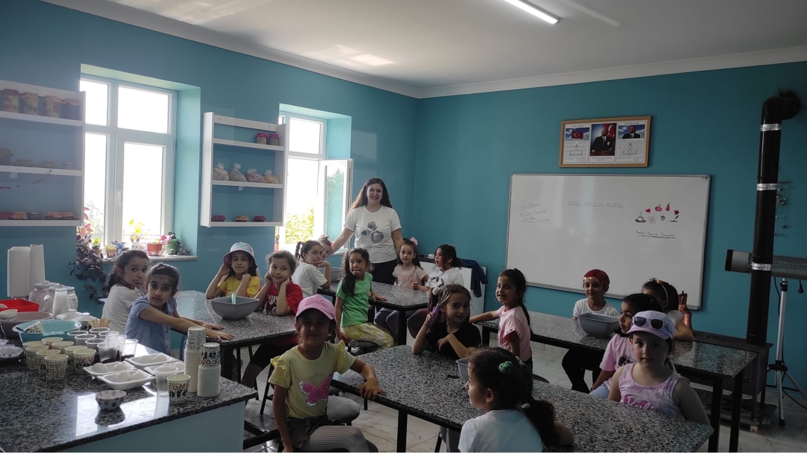 Okulumuz 1/a Sınıfı Göbü Köy Yaşam Merkezinde Çeşitli Etkinlikler Yaptı
